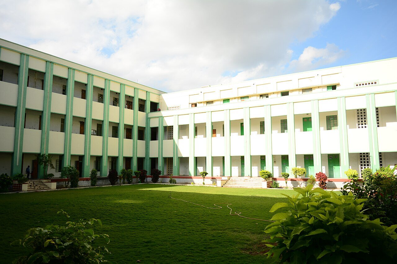 Main building and quadrangle — Coimbatore Institute of Technology