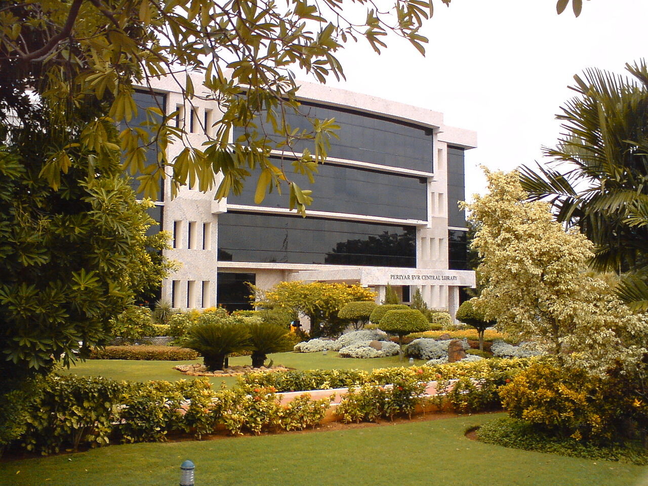 Periyar EVR Central Library — Vellore Institute of Technology, Vellore